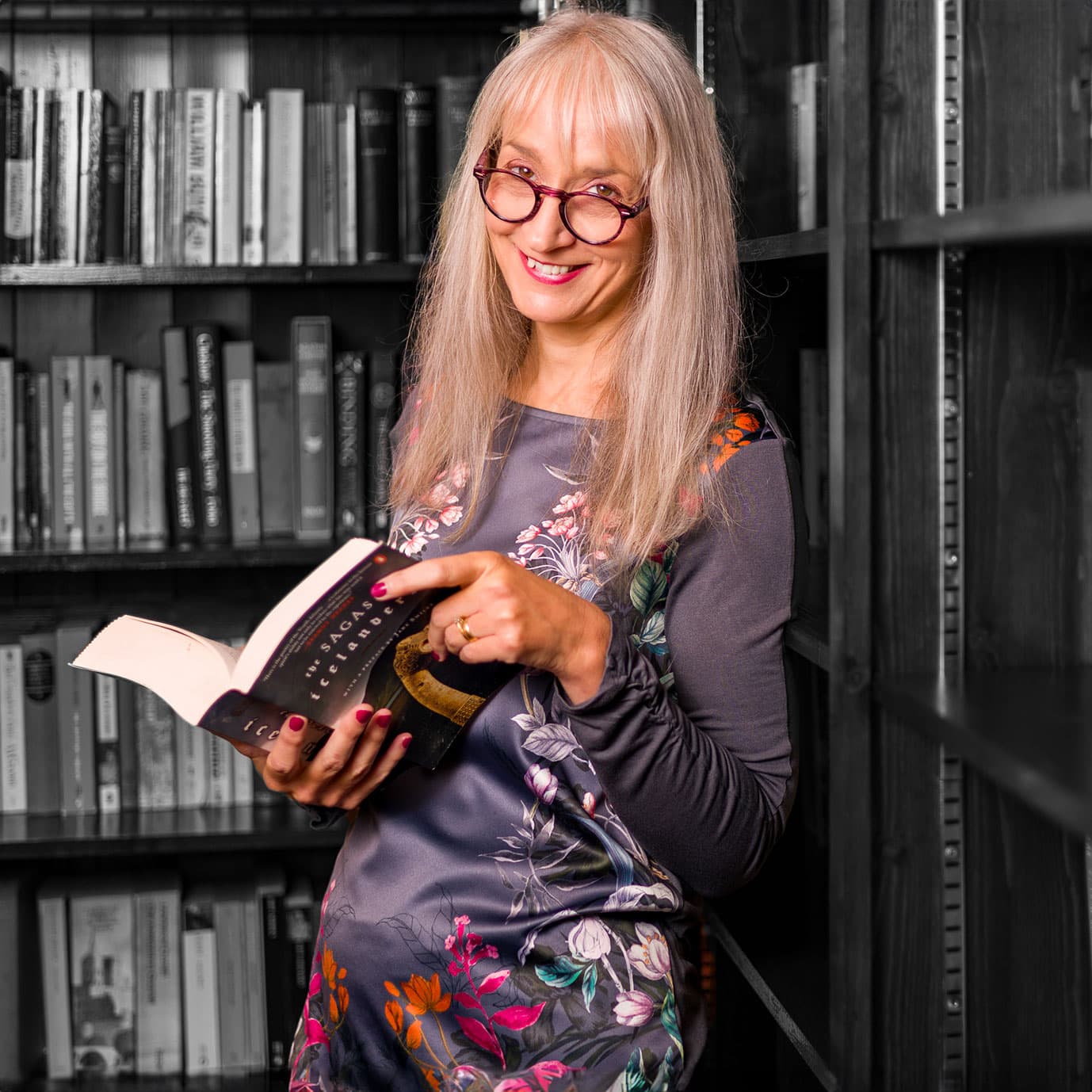 Mel form Artgentum Proofreading in her library